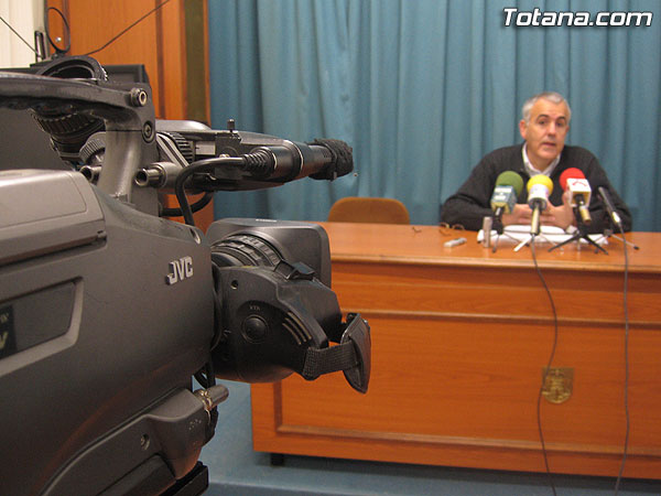 EL PSOE ASEGURA QUE “EL PGOM ES UN DISPARATE Y SUPONDRÁ LA CONSTRUCCIÓN DE 40.000 NUEVAS CASAS EN TOTANA” Y ANUNCIAN QUE PONDRÁN EL CASO DE “LAS CABEZUELAS” EN MANOS DE LA FISCALÍA, Foto 1