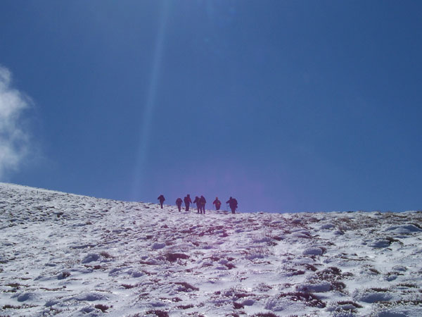 EL CLUB SENDERISTA DE TOTANA CORONA LA CUMBRE MÁS ALTA DE ALMERIA, Foto 1