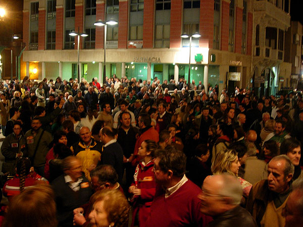 LA PLATAFORMA CIUDADANA “NO A ESTE PLAN URBANÍSTICO” HACE UNA VALORACIÓN MUY POSITIVA DE LA CONCENTRACIÓN QUE TUVO LUGAR EL PASADO VIERNES 23 DE FEBRERO EN LA PLAZA DE LA CONSTITUCIÓN, Foto 1