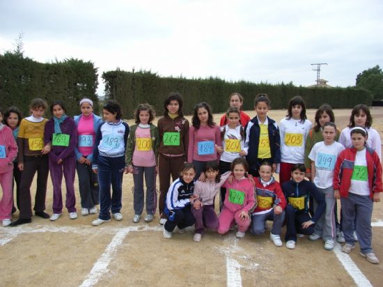 MÁS DE UN CENTENAR DE ESCOLARES PARTICIPARON EN EL TORNEO DE ATLETISMO ESCOLAR, ORGANIZADO POR LA CONCEJALÍA DE DEPORTES, EN EL POLIDEPORTIVO MUNICIPAL, UN CAMPEONATO CLASIFICATORIO PARA LA FINAL REGIONAL ESCOLAR (2008), Foto 7