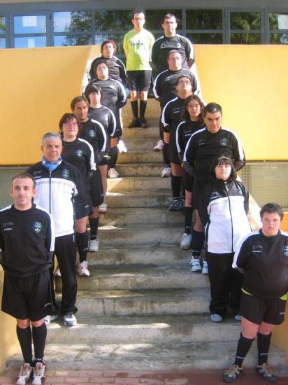 UN TOTAL DE 20 ALUMNOS DEL CENTRO OCUPACIONAL “JOSÉ MOYA” PARTICIPAN EN EL CAMPEONATO REGIONAL DE BALONMANO CELEBRADO EN MURCIA (2008), Foto 2