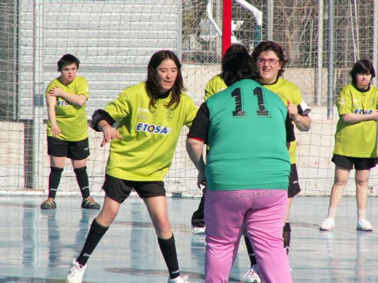 UN TOTAL DE 20 ALUMNOS DEL CENTRO OCUPACIONAL “JOSÉ MOYA” PARTICIPAN EN EL CAMPEONATO REGIONAL DE BALONMANO CELEBRADO EN MURCIA (2008), Foto 4