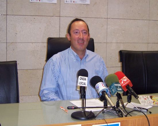 EDUCACIÓN CONCEDE AYUDAS ECONÓMICAS PARA LA REALIZACIÓN DE PROYECTOS DE INNOVACIÓN EDUCATIVA DESTINADOS A PROFESORES Y PADRES DE LOS CENTROS EDUCATIVOS DE LA LOCALIDAD (2008), Foto 1