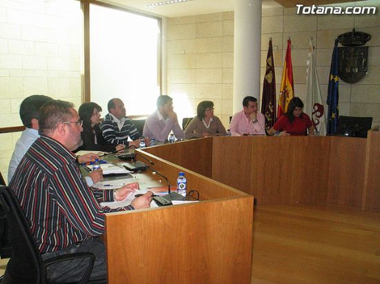 IZQUIERDA UNIDA DE TOTANA CONSIDERA UNA VENGANZA DEL ALCALDE, LA REDUCCIÓN DE MEDIOS PARA EL FUNCIONAMIENTO DE LA OPOSICIÓN, COMO CONSECUENCIA DE SUS PROBLEMAS CON LA JUSTICIA, Foto 1