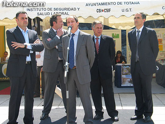 SE INAUGURA LA “I FERIA DE EMPLEO, SEGURIDAD, Y SALUD LABORAL” DE TOTANA COMO PUNTO DE ENCUENTRO PARA SENSIBILIZAR EN ESTA MATERIA A TRABAJADORES, EMPRESARIOS Y JÓVENES DE LA REGIÓN, Foto 1