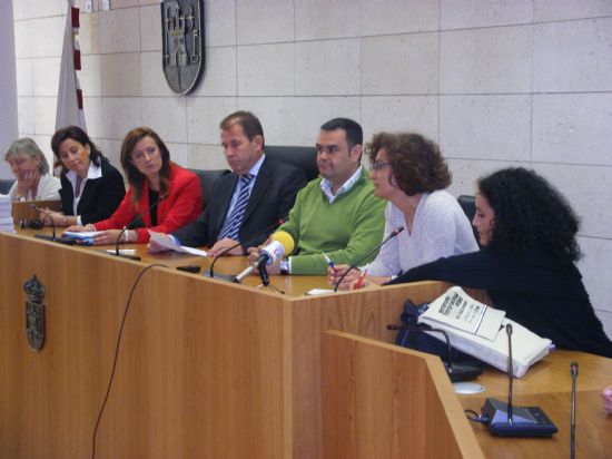 TOTANA ACOGE EL ACTO DE CONSTITUCIÓN DE LA ASOCIACIÓN “IDETER” CON MOTIVO DEL SEMINARIO TRANSNACIONAL PARA LA IGUALDAD DE OPORTUNIDADES E INSERCIÓN LABORAL, Foto 1