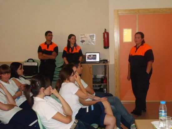 EL SERVICIO DE VOLUNTARIADO Y RELACIONES INTERNACIONALES DESARROLLA ACTIVIDADES DE SENSIBILIZACIÓN CON LA PARTICIPACIÓN DE MÁS DE 100 JÓVENES, Foto 4