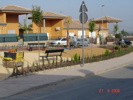 LA CONCEJALÍA DE INFRAESTRUCTURAS MUNICIPALES ACOMETE OBRAS PARA EL ARREGLO Y ACONDICIONAMIENTO DE LA JARDINERÍA EN EL PARQUE EL GRIFO DEL PARETÓN, Foto 1