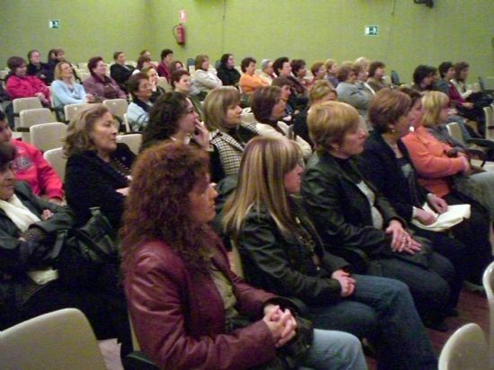 CONCEDEN SUBVENCIONES POR IMPORTE DE 12.000 EUROS A ASOCIACIONES SIN ÁNIMO DE LUCRO PARA LA REALIZACIÓN DE ACTIVIDADES RELATIVAS A LA IGUALDAD DE OPORTUNIDADES ENTRE MUJERES Y HOMBRES (2008), Foto 1