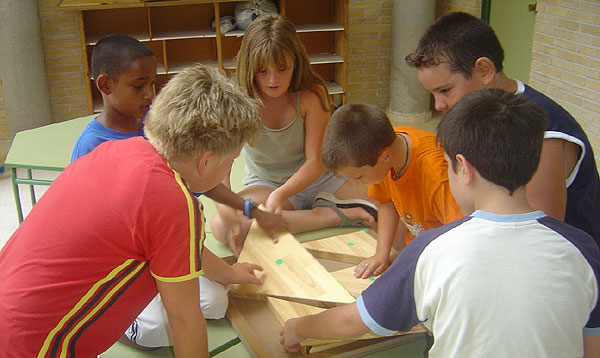MÁS 170 NIÑOS PARTICIPAN EN LAS ESCUELAS DE VERANO, EN LOS COLEGIOS TIERNO GALVÁN, SANTIAGO Y REINA SOFÍA, Foto 3