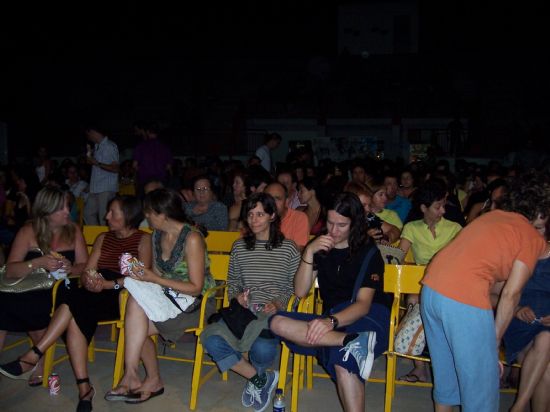 CALUROSA ACOGIDA DEL PÚBLICO ASISTENTE A LA PUESTA EN ESCENA DE “PA-GAG-NINI”, UNA OBRA DE LA RECONOCIDA COMPAÑÍA DE TEATRO “YLLANA”, Foto 4
