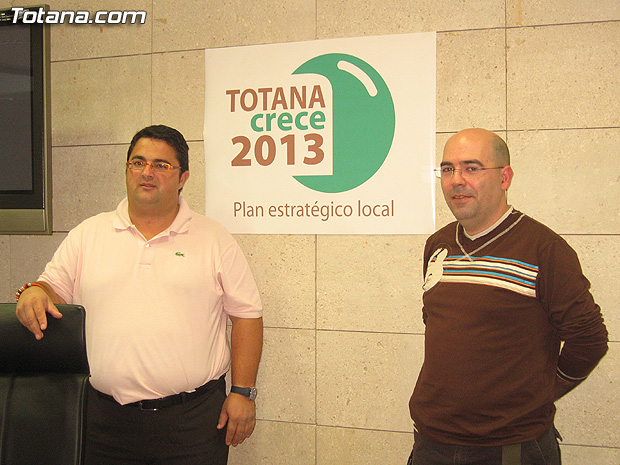 SE PRESENTA LA IMAGEN CORPORATIVA QUE IDENTIFICARÁ EL PLAN ESTRATÉGICO LOCAL “TOTANA CRECE 2013”, Foto 1