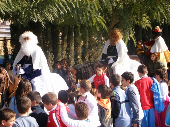 LAS FIESTAS NAVIDEÑAS Y LOS REYES MAGOS LLEGAN A LOS CENTROS DE ENSEÑANZA DE TOTANA ANTES DE LAS VACACIONES ESCOLARES, Foto 2