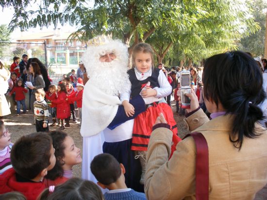 LAS FIESTAS NAVIDEÑAS Y LOS REYES MAGOS LLEGAN A LOS CENTROS DE ENSEÑANZA DE TOTANA ANTES DE LAS VACACIONES ESCOLARES, Foto 4