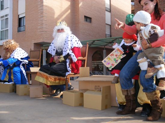 LAS FIESTAS NAVIDEÑAS Y LOS REYES MAGOS LLEGAN A LOS CENTROS DE ENSEÑANZA DE TOTANA ANTES DE LAS VACACIONES ESCOLARES, Foto 6