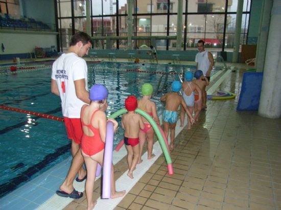 LOS CURSOS DE NATACIÓN DEL PRIMER TRIMESTRE SE CLAUSURAN CON LA PARTICIPACIÓN DE 400 ALUMNOS Y LA ORGANZIACIÓN DE UNA FIESTA DE NAVIDAD QUE CONTÓ CON LA VISITA DE PAPA NOËL, Foto 2