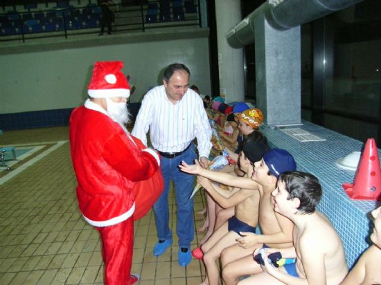 LOS CURSOS DE NATACIÓN DEL PRIMER TRIMESTRE SE CLAUSURAN CON LA PARTICIPACIÓN DE 400 ALUMNOS Y LA ORGANZIACIÓN DE UNA FIESTA DE NAVIDAD QUE CONTÓ CON LA VISITA DE PAPA NOËL, Foto 4