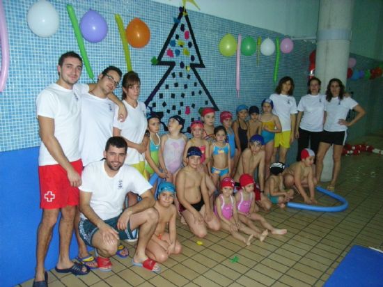 LOS CURSOS DE NATACIÓN DEL PRIMER TRIMESTRE SE CLAUSURAN CON LA PARTICIPACIÓN DE 400 ALUMNOS Y LA ORGANZIACIÓN DE UNA FIESTA DE NAVIDAD QUE CONTÓ CON LA VISITA DE PAPA NOËL, Foto 7