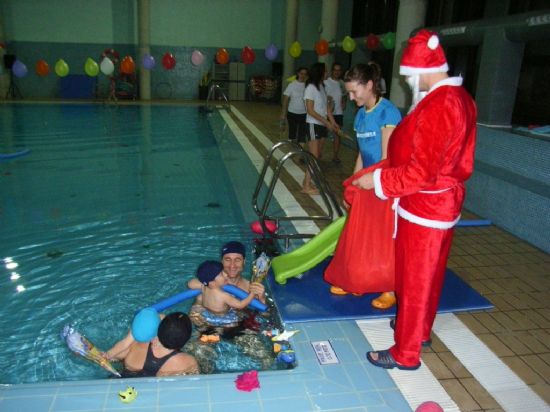 LOS CURSOS DE NATACIÓN DEL PRIMER TRIMESTRE SE CLAUSURAN CON LA PARTICIPACIÓN DE 400 ALUMNOS Y LA ORGANZIACIÓN DE UNA FIESTA DE NAVIDAD QUE CONTÓ CON LA VISITA DE PAPA NOËL, Foto 8