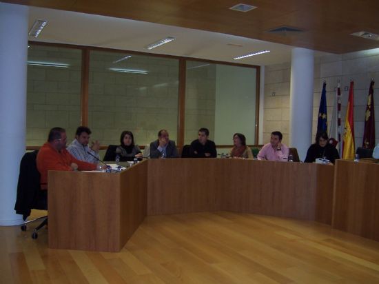 EL PLENO DEL AYUNTAMIENTO DEBATIRÁ MAÑANA ASUNTOS COMO EL ENCAUZAMIENTO DE LA RAMBLA DE LOS ARCOS, LA ELECCIÓN DE UNA PIEZA REPRESENTATIVA DE LA ALFARERÍA TOTANERA Y LA CONSTRUCCIÓN DE ASEOS EN EL RECINTO FERIAL, ENTRE OTRAS COSAS, Foto 1