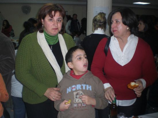 UN TOTAL DE 160 FAMILIAS DE LA ASOCIACIÓN DE PADRES Y MADRES DEL COLEGIO COMARCAL-DEITANIA CELEBRAN UNA CONVIVENCIA EN EL CENTRO MUNICIPAL DE PERSONAS MAYORES (2007), Foto 6