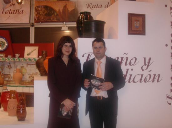 TOTANA PRESENTA SU OFERTA TURÍSTICA EN FITUR CON UN EXPOSITOR PROPIO QUE ESTÁ TENIENDO CENTENARES DE VISITAS DIARIAS Y EN EL QUE SE PRESENTAN LAS RUTAS DE LA ALFARERÍA , Foto 1