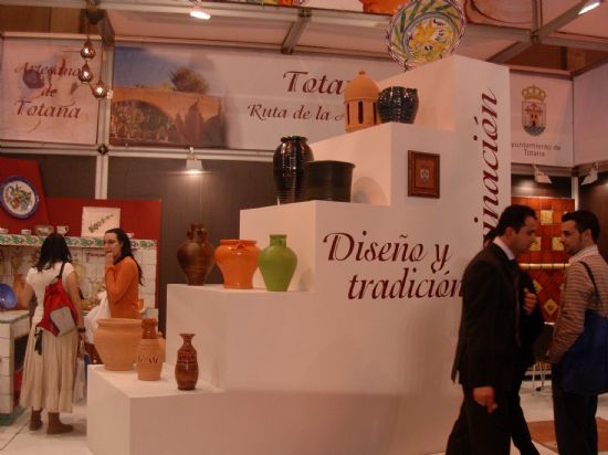 TOTANA PRESENTA SU OFERTA TURÍSTICA EN FITUR CON UN EXPOSITOR PROPIO QUE ESTÁ TENIENDO CENTENARES DE VISITAS DIARIAS Y EN EL QUE SE PRESENTAN LAS RUTAS DE LA ALFARERÍA , Foto 2