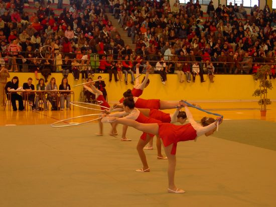 GRAN AMBIENTE EN EL PABELLÓN DE DEPORTES CON LA COMPETICIÓN INTERESCUELAS DE GIMNASIA RÍTMICA, Foto 2