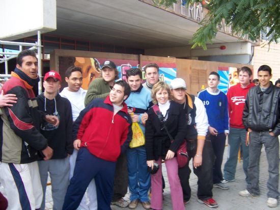 LOS ALUMNOS DEL PROGRAMA DE INICIACIÓN PROFESIONAL PARA EL EMPLEO EN LA MODALIDAD DE OPERARIO DE FONTANERÍA PARTICIPAN EN EL VII SALÓN DEL ESTUDIANTE EN LORCA, Foto 1