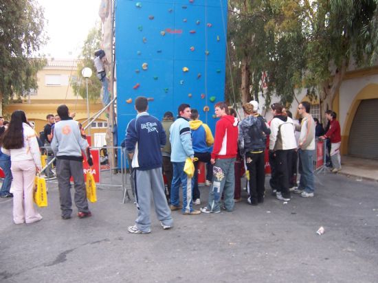 LOS ALUMNOS DEL PROGRAMA DE INICIACIÓN PROFESIONAL PARA EL EMPLEO EN LA MODALIDAD DE OPERARIO DE FONTANERÍA PARTICIPAN EN EL VII SALÓN DEL ESTUDIANTE EN LORCA, Foto 2