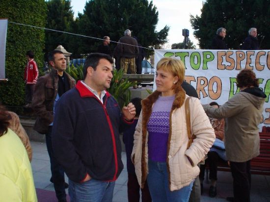 DIRIGENTES DE IU EN TOTANA ESTUVIERON EN LA MANIFESTACIÓN DEL SÁBADO CONTRA LA ESPECULACIÓN ENLA REGIÓN DE MURCIA, Foto 1