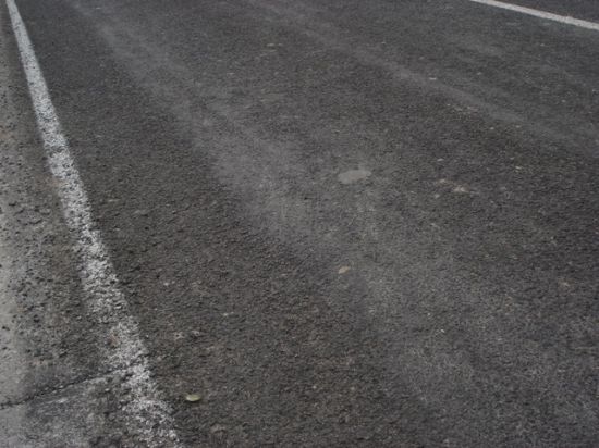 SEGUN IU, “EL PARTIDO POPULAR NIEGA A IU EL DEBATE EN PLENO SOBRE LAS DEFICIENCIAS EN EL ASFALTADO DEL CAMINO DEL RAIGUERO O EL PELIGRO DE LA ROTONDA EN LA VARIANTE NORTE EN EL TORREJÓN”, Foto 2