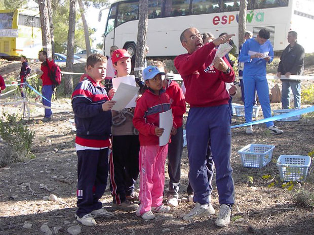 LA CONCEJALÍA DE DEPORTES Y EL CLUB DE ORIENTACION TOTANA DESPLAZAN A 56 ESCOLARES DE TOTANA AL CAMPEONATO REGIONAL ESCOLAR DE ORIENTACIÓN EN LORCA, Foto 1