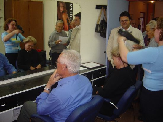 CONCEJALIA SERVICIO AL CIUDADANO REANUDA SERVICIO DE PELUQUERIA EN EL CENTRO MUNICIPAL DE LA TERCERA EDAD, Foto 1