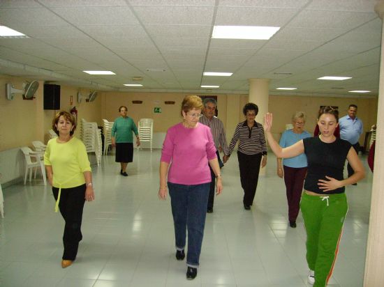 SE INICIA LA NUEVA TEMPORADA DE LAS CLASES DE BAILES DE SALÓN PARA PERSONAS MAYORES Y PENSIONISTAS, Foto 1
