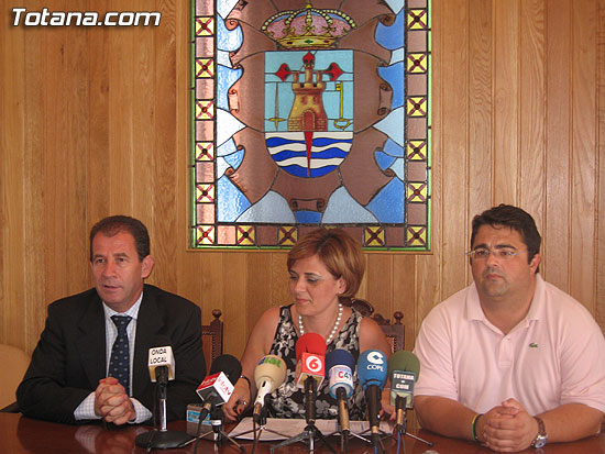 LA CONSEJERA DE SANIDAD ANUNCIA EL REFUERZO DEL SERVICIO DE URGENCIAS DEL CENTRO DE SALUD CON SEIS NUEVOS MÉDICOS Y OTROS SEIS ENFERMEROS A PARTIR DEL DÍA 1 DE JULIO, Foto 2