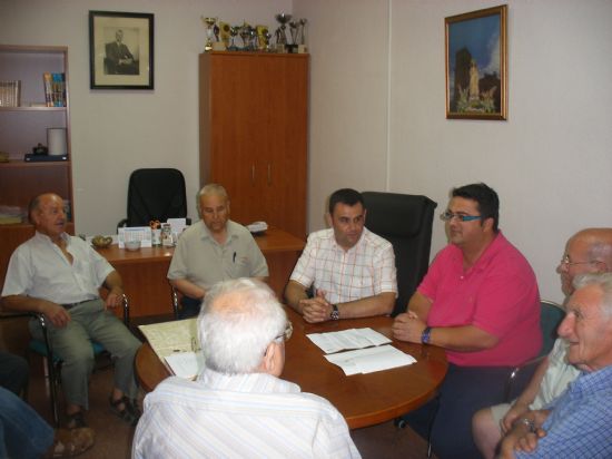 EL CONSEJO DE DIRECCIÓN DEL CENTRO MUNICIPAL DE PERSONAS MAYORES SE REÚNE PARA CONVOCAR LAS ELECCIONES EN EL CENTRO QUE SE CELEBRARÁN EN EL MES DE OCTUBRE, Foto 2