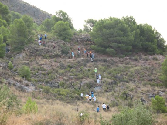 LOS VECINOS DEL RINCÓN DE YÉCHAR RECORREN DIVERSOS PARAJES DEL MUNICIPIO EN SU “II JORNADA DE SENDERISMO”, Foto 5