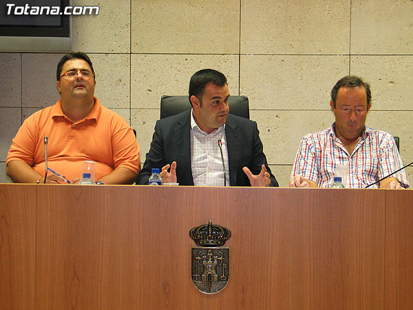 EL PLENO DEL AYUNTAMIENTO ACORDÓ POR UNANIMIDAD CEDER LOS TERRENOS PARA LA CONSTRUCCIÓN DE UN NUEVO CENTRO DE EDUCACIÓN INFANTIL Y PRIMARIA EN LA RAMBLICA (2007), Foto 1
