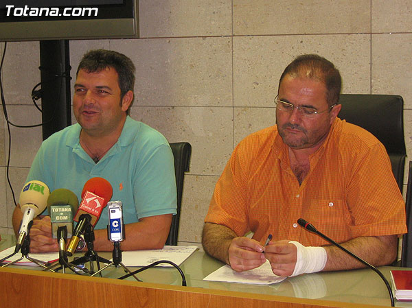 IU + LOS VERDES OFRECIÓ UNA RUEDA DE PRENSA PARA HACER UNA VALORACIÓN DEL PLENO DEL PASADO MARTES, Foto 2