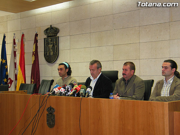 RUEDA DE PRENSA DEL PSOE DE TOTANA EN RELACIÓN A LOS HECHOS OCURRIDOS EN EL MUNICIPIO EN EL DÍA DE AYER, Foto 1