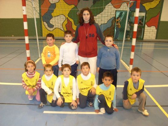 LA III JORNADA DE JUEGOS ESCOLARES DEL PROGRAMA “DEPORTE ESCOLAR” ACOGE LA PARTICIPACIÓN DE LOS ALUMNOS DE PRIMARIA DE LOS CENTROS EDUCATIVOS DE LA LOCALIDAD, Foto 1