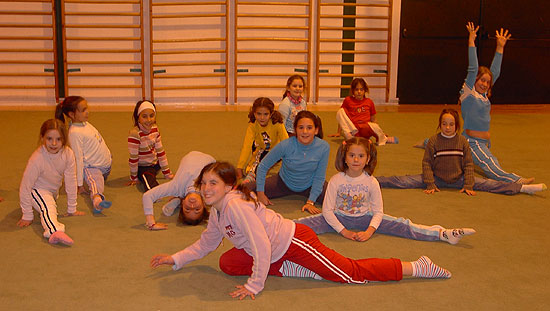 LAS ESCUELAS DEPORTIVAS MUNICIPALES DE GIMNASIA RÍTMICA DE LORCA, PULPÍ, ALHAMA Y TOTANA CELEBRAN UNA JORNADA DE CONVIVENCIA EN EL PABELLÓN MUNICIPAL DE DEPORTES “MANOLO IBAÑEZ” DE TOTANA, CON UNA PARTICIPACIÓN DE 35 ALUMNAS, Foto 3