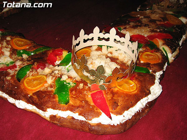 EL ROSCÓN DE REYES MAGOS GIGANTE MEDIRÁ UNOS 150 METROS PARA 6.500 RACIONES Y SE CELEBRA HOY EN LA PLAZA BALSA VIEJA, Foto 1