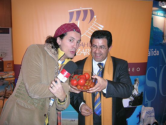 EL PROGRAMA DE TELEVISIÓN “AQUÍ HAY TOMATE” VISITA EN FITUR EL STAND DE MAZARRÓN , Foto 1