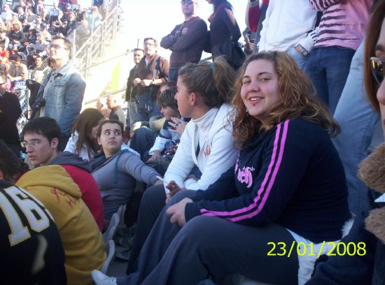 LOS ALUMNOS DEL AULA OCUPACIONAL REALIZAN UNA CONVIVENCIA CON ALUMNOS DE INICIACIÓN PROFESIONAL DE OTRAS LOCALIDADES DURANTE LA VISITA AL CIRCUITO DE VELOCIDAD “RICARDO TORMO” EN CHESTE-VALENCIA (2008), Foto 4