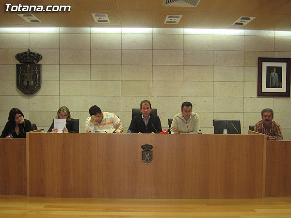 EL PLENO DEBATE EL INICIO DE LOS TRÁMITES PARA EL ESTABLECIMIENTO DE HERMANAMIENTO CON LA LOCALIDAD BOLIVIANA DE UNCÍA, Foto 1