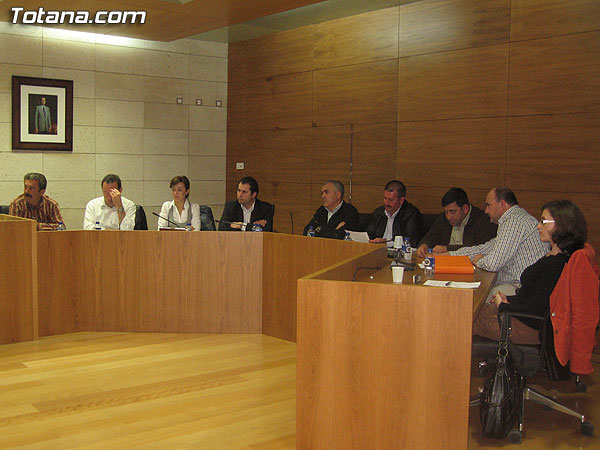 EL PLENO DEBATE EL INICIO DE LOS TRÁMITES PARA EL ESTABLECIMIENTO DE HERMANAMIENTO CON LA LOCALIDAD BOLIVIANA DE UNCÍA, Foto 2