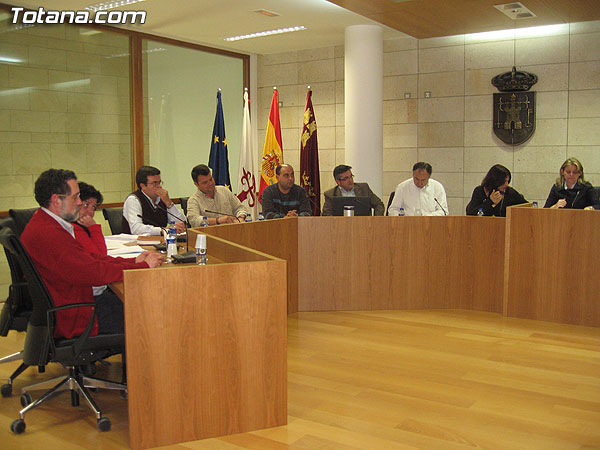 EL PLENO DEBATE EL INICIO DE LOS TRÁMITES PARA EL ESTABLECIMIENTO DE HERMANAMIENTO CON LA LOCALIDAD BOLIVIANA DE UNCÍA, Foto 3