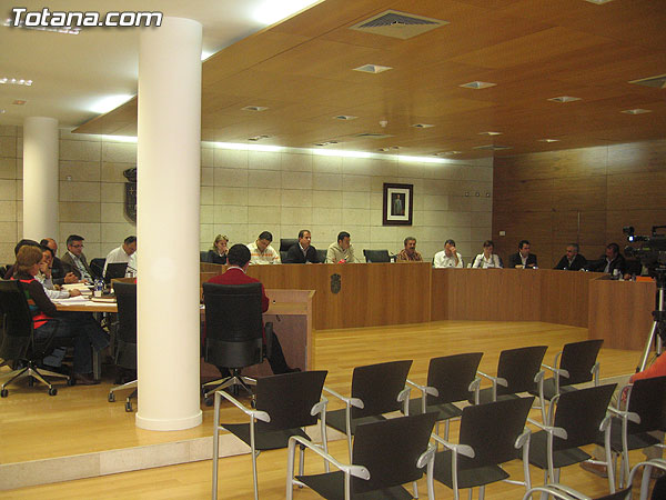 EL PLENO DEBATE EL INICIO DE LOS TRÁMITES PARA EL ESTABLECIMIENTO DE HERMANAMIENTO CON LA LOCALIDAD BOLIVIANA DE UNCÍA, Foto 4